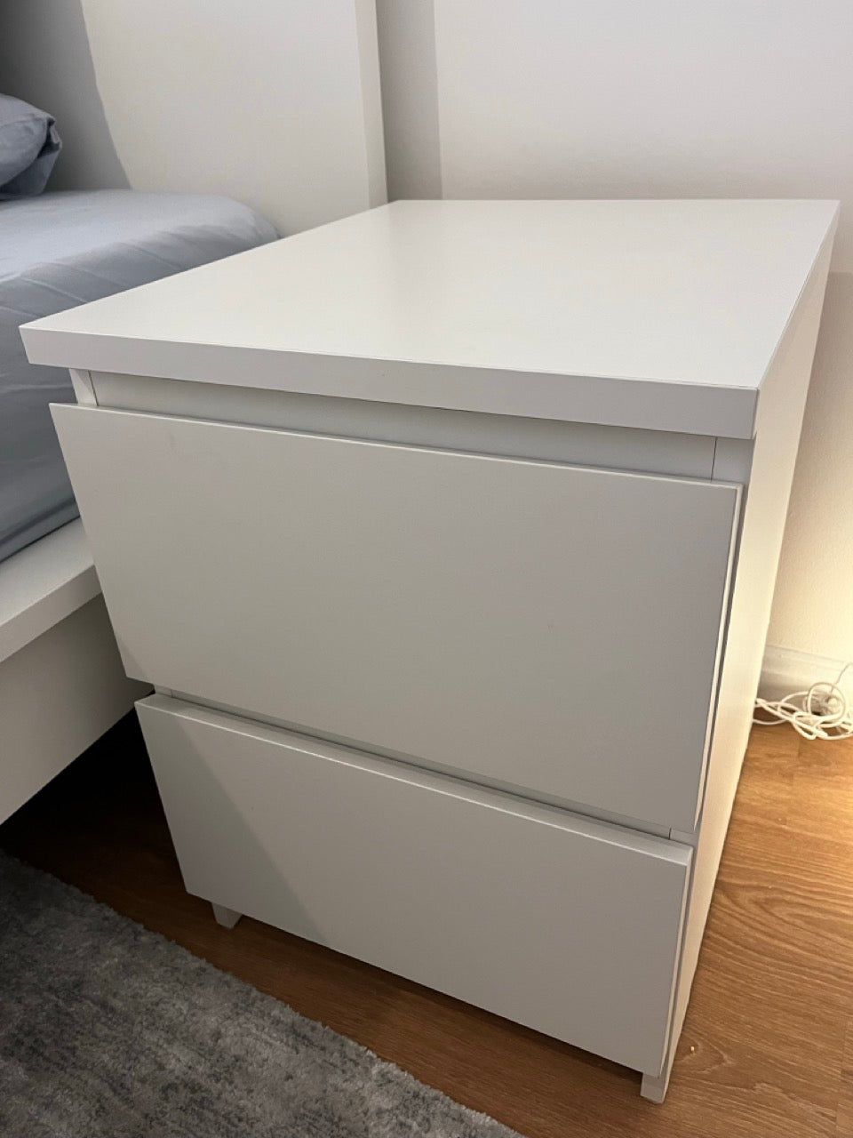 Mesa cabeceira IKEA MALM